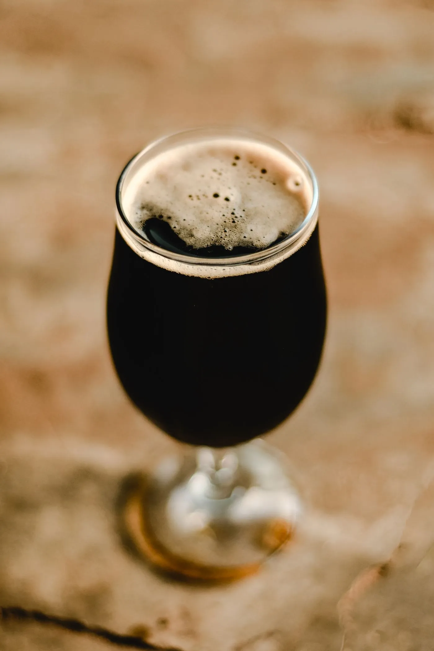 Verre tulipe de stout, gros plan